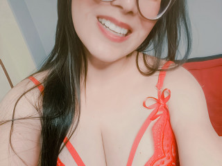 Alter: 38 / Stier - Alter: 163 / normal - Geschlecht: weiblich - Ausrichtung: bisexuell - Haare: schwarz / lang - Piercing: Bauchnabel - bewebmaster-Alter: C - Hautfarbe: latina - Augen: braun - Rasur: vollrasiert